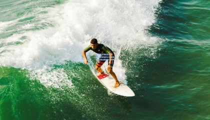 凌空侧勾惊艳圣西罗，恩昆库斩获米兰生涯首球助球队晋级意大利杯八强